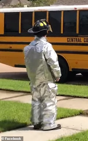 So Sweet, Kostum Berbeda Setiap Hari, Demi Senyum Sang Adik